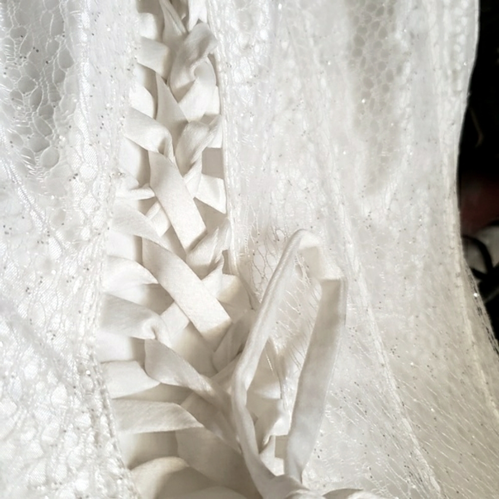WEDDING DRESS - Picture 5 of 6